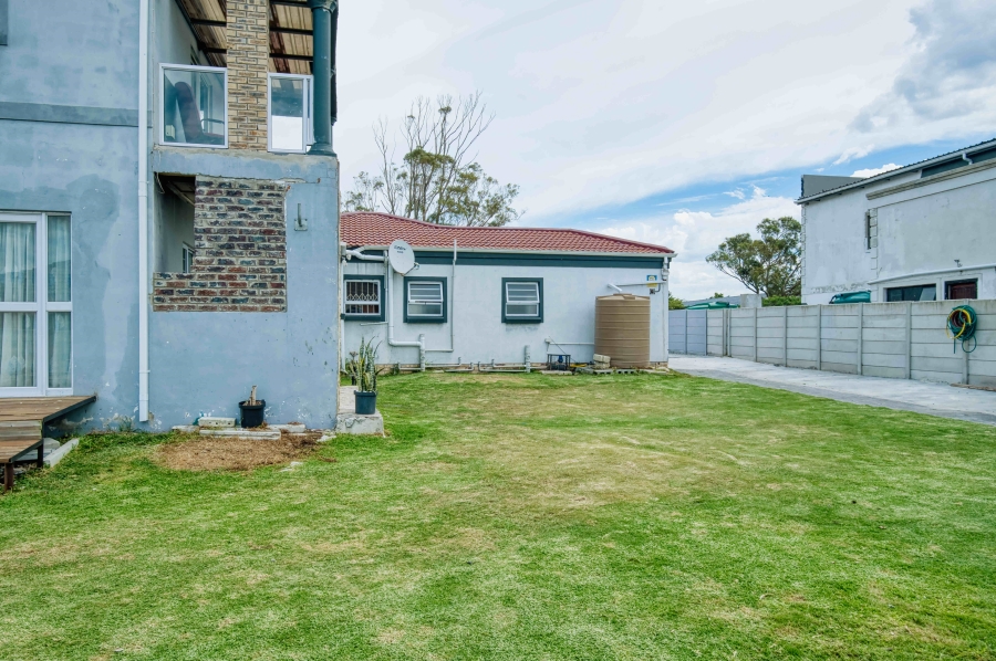 5 Bedroom Property for Sale in Fairview Eastern Cape